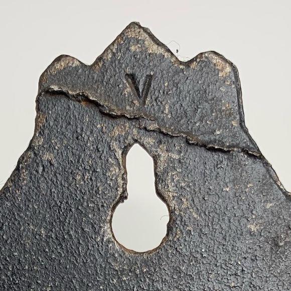 Antique Cast Iron Matchstick Holder w/ Lid Vintage Wall Mount FREE MATCHES - Picture 6 of 12